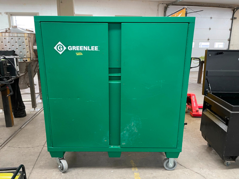 Armoire coffre de chantier GREENLEE 5660LH Rangement pour outils et