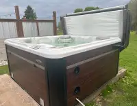 Hydropool Hot Tub - delivery included 