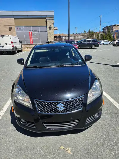 2013 Suzuki Kizashi AWD/2WD Sedan – Fully Loaded Low Kms 90,000 2.4L 4 Cylinder Very Clean & Well-Ma...