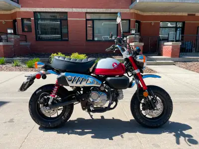 2022 Brand New 125cc Honda Monkey with only 530kms. Have only filled the gas tank twice. Bike goes r...