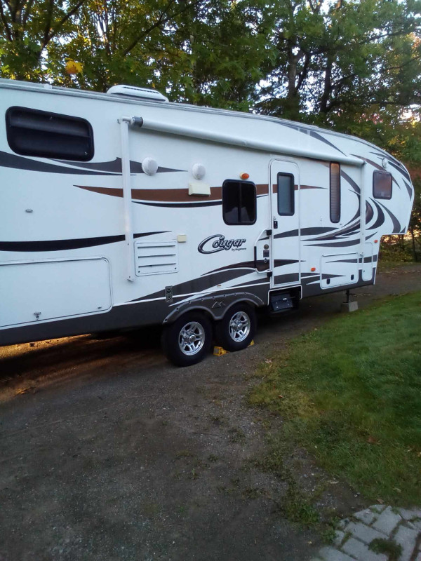 2014 Keystone Cougar Xlite Fifth Wheel 27 BHS in Travel Trailers & Campers in Sault Ste. Marie