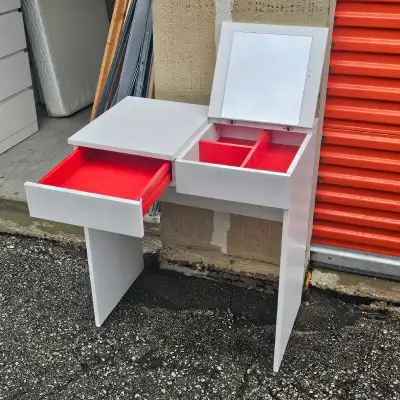 Dressing Table/Makup Vanity. Delivery Available for a small fee. No payment required until Delivery....