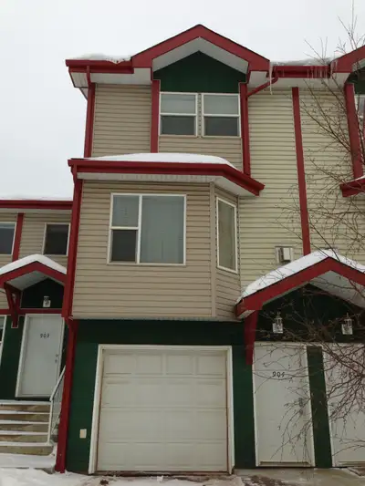 2 bedroom townhouse for rent