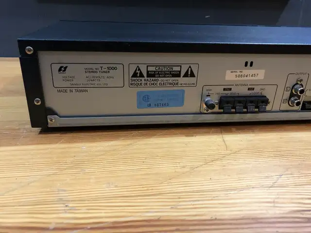 Sansui T-1000 Quartz PLL Digital Synthesizer Tuner in General Electronics in City of Toronto - Image 5