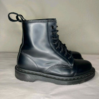 DR Marten 1460 Mono Black Leather   Boot ⎮ Women 6US