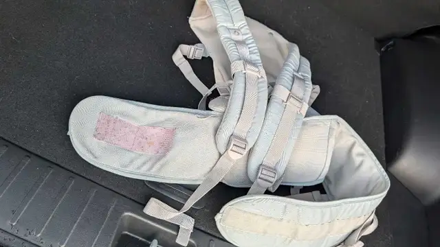 Baby Carrier in Strollers, Carriers & Car Seats in Mississauga / Peel Region - Image 4