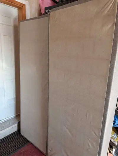 Queen Split box spring - free pickup kingston west end, View more