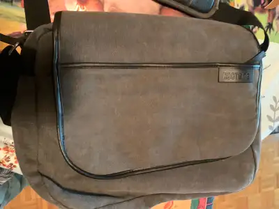 Roots 73 laptop case, View more