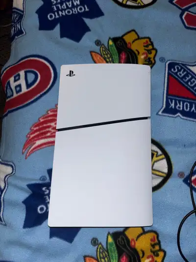 PS5 - Slim - CFI-2015- 1TB Disc Drive - 15 Games - Immaculate, View more