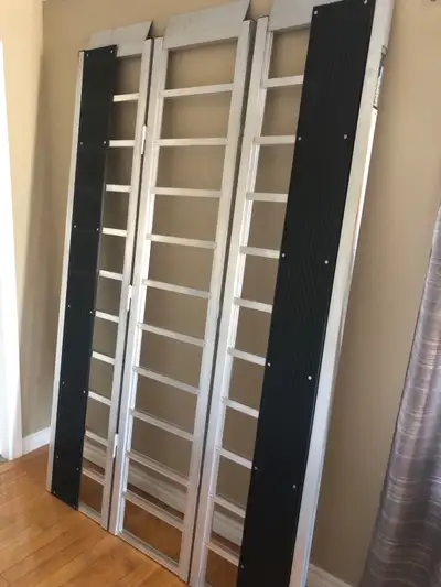 Voici une rampe pliante triple Max Works 85"L x 54"l avec une capacité maximale de 1500 lb. Elle est...