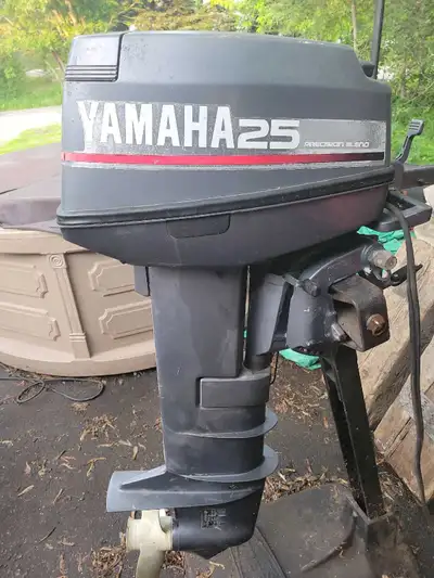 Yamaha 25hp outboard motor Electric start Oil Injection Tiller handle 20" long shaft 2 stroke Tank N...
