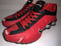 NIKEE-RED FLAMME SHOX-SOULIER/RUNNING SHOES-9.5 (C032)