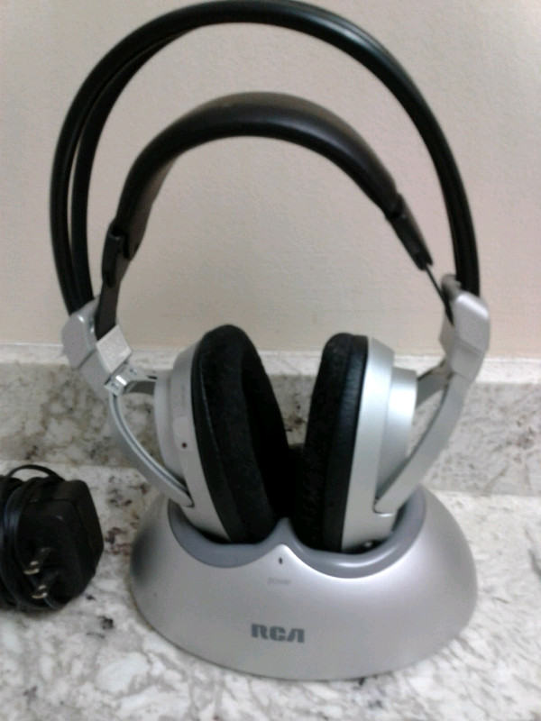 RCA Wireless headphones system $best offer$ in General Electronics in City of Toronto - Image 3