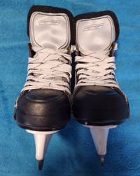 Hespeler Boys ice skates - size Y13