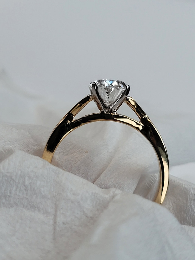 1.50 Carat D-VS1  Oval Lab Diamond Solitaire Engagement Ring in Jewellery & Watches in Calgary - Image 3