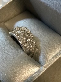 Ladies 1 CARAT diamond ring