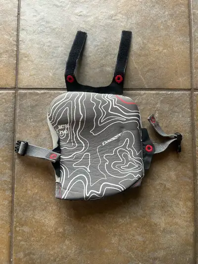 Im looking for a set of Dagger Contour hip pads for a Mamba kayak. Specifically I need a left side h...