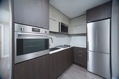 FOR LEASE – 1 BED + DEN | J. Davis House | Midtown Toronto 219 – 1 Belsize Drive, Toronto (Davisvill...