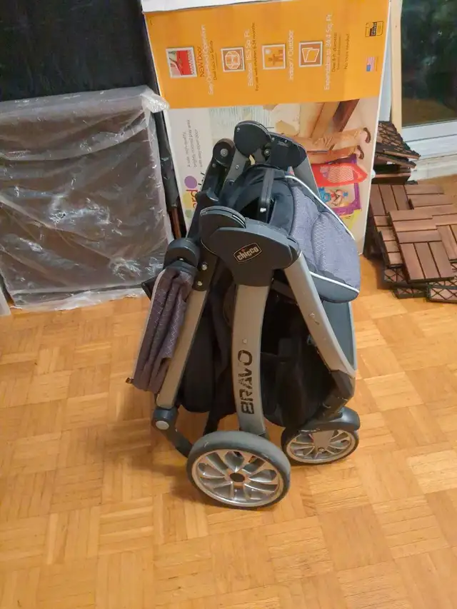 Chicco Bravo Stroller ( compatible with Chicco Car seats)524415511047720966