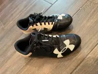 Under Armour Junior Soccer Cleats - Size 4Y