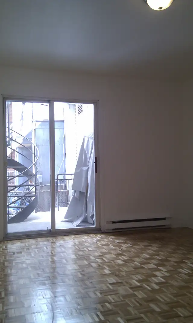 4 1/2 A louer a Montréal sur la rue Jacques-Hertel in Long Term Rentals in City of Montréal - Image 7