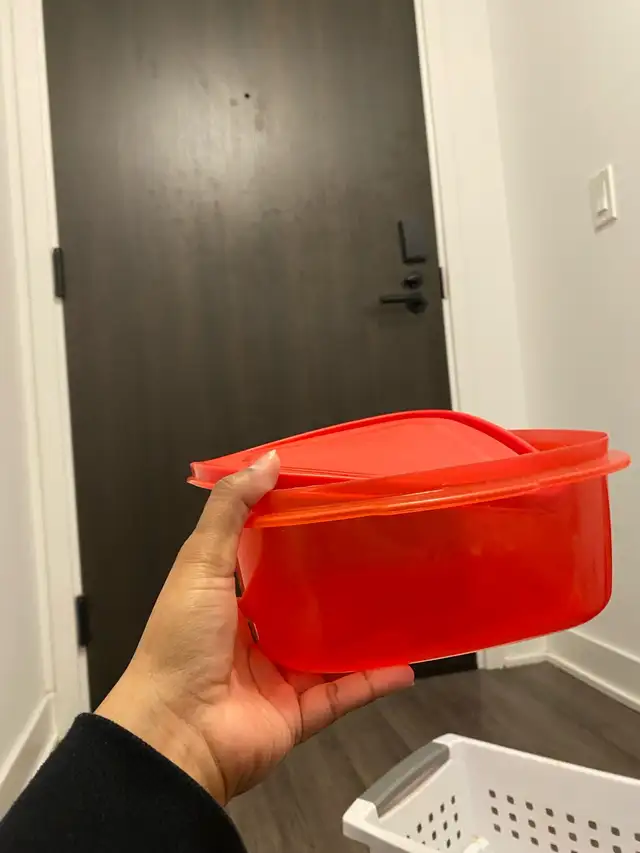 Tupperware Storage Container571510976078817281