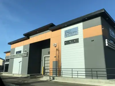 Newly constructed retail/medical space NW Edm with direct exposure to 167Ave. Join 7-11, Uwash car w...