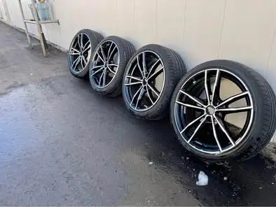 Includes: - 4 BMW OEM Rims - 5 Pirelli Cinturato RF Tires 19inch M Sport rims for 3 series or 4 seri...
