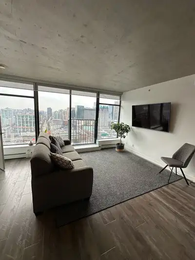 Enjoy downtown Vancouver living from this fully furnished 1-bedroom condo in the heart of historic G...