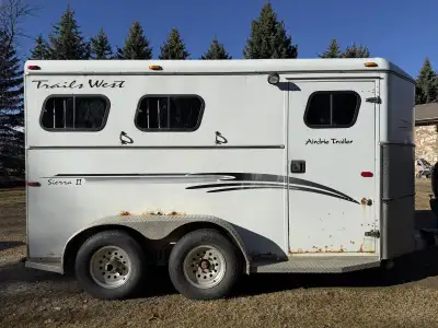 2001 Trails West 2 Horse Bumper Pull - solid little trailer - mangers - front tack - rear tack - goo...
