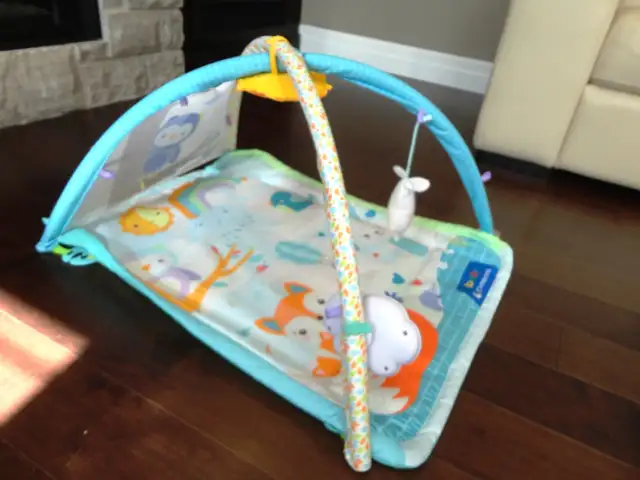 Baby Clementoni Play Gym Mat in awesome shape in Playpens, Swings & Saucers in Kitchener / Waterloo - Image 2