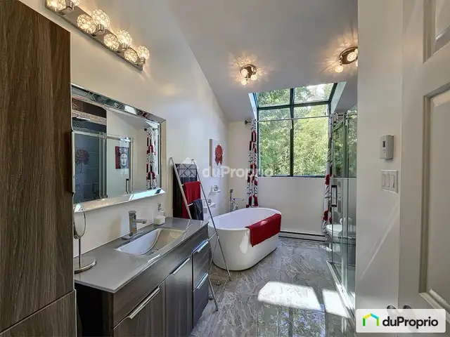 Propriété sur un domaine privé avec accès au Lac Memphrémagog in Houses for Sale in Sherbrooke - Image 9