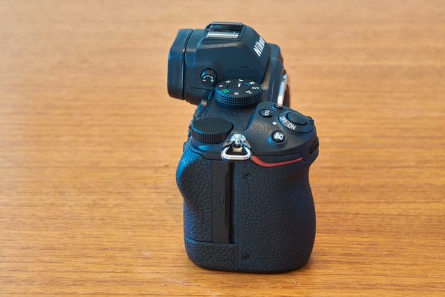 Nikon z5 camera (like new) in Cameras & Camcorders in Ottawa - Image 3