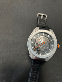 Harley Davidson 2 montres pour homme 125$ chacune