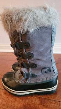 Sorel Girl Snow Boots -Like-New Condition