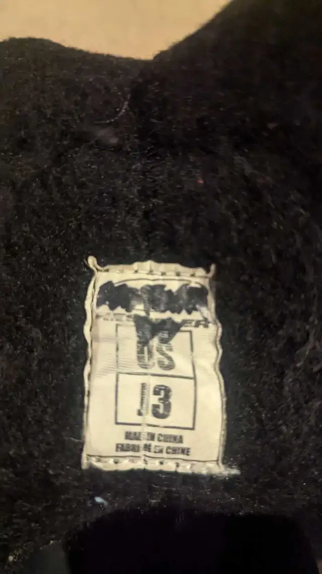 Hespeler kids size 3 skates  in Skates & Blades in Mississauga / Peel Region - Image 4