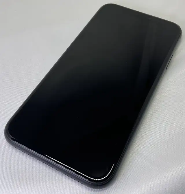 iPhone XR FOR PARTS in Cell Phones in North Bay - Image 6
