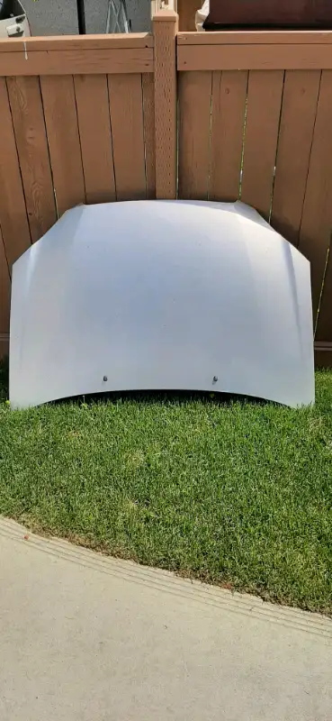 I have a hood for toyota corolla 2003 to 2008 in very good condition, no dents just a little rust bu...