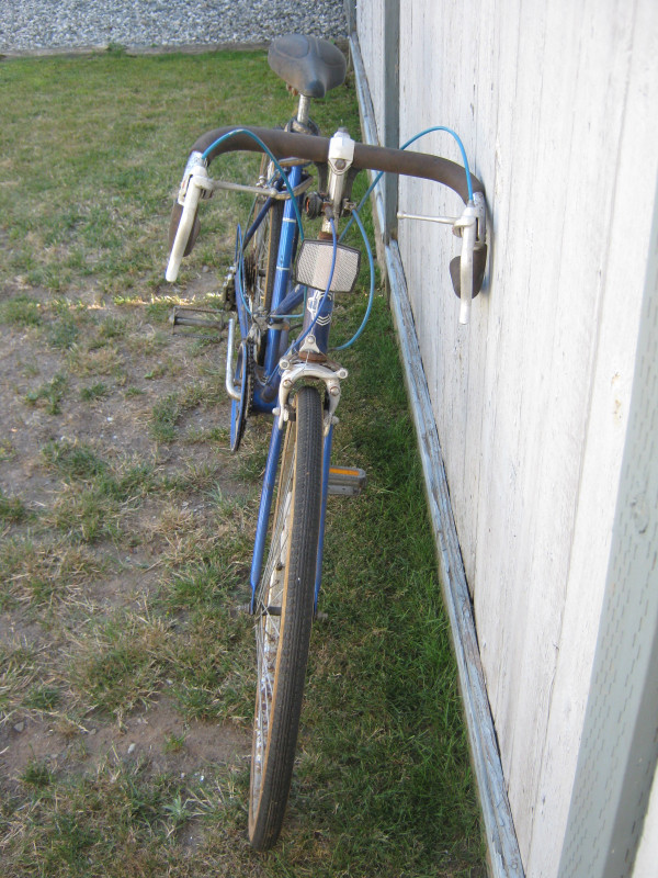 Vintage 1985 Ladies Blue Free Spirit Dynasty 10 Spd.Road Bike in Road in Delta/Surrey/Langley - Image 4
