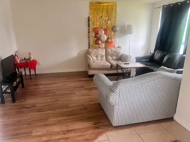 Private room near Fairview mall from July 1st62863325110145124