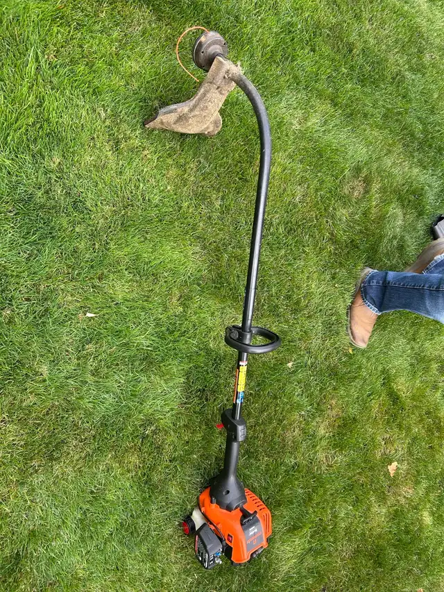 Souffleur et fouet à gazon in Lawnmowers & Leaf Blowers in Longueuil / South Shore - Image 7