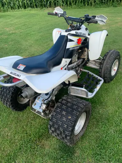 Clean 2004 Suzuki Ltz 400 With some aftermarket parts Runs good Needs a battery Will trade for steet...