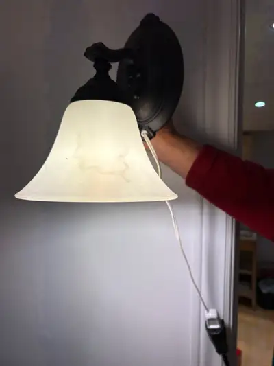 Lampe murale/ Wall-mounted lamp. OUI c’est DISPONIBLE, View more