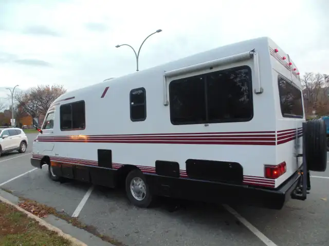 BETTER THAN CLASS B PLEASURE WAY, ROADTREK, CAMPER VAN RV, RARE! in RVs & Motorhomes in Kelowna - Image 4