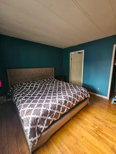 Furnished Master bedroom for rent in Copper River. Available Sept 15th Includes a private ensuite, k...