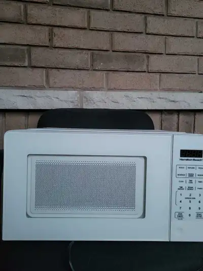 White Hamilton Beach Microwave, View more