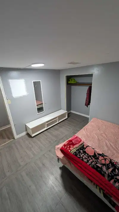 Private Room for Rent – Basement Floor (Available ASAP) Near King & Columbia, Waterloo Bright and sp...