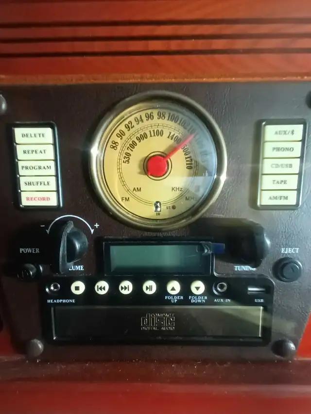 Record player in Other in Edmonton - Image 3