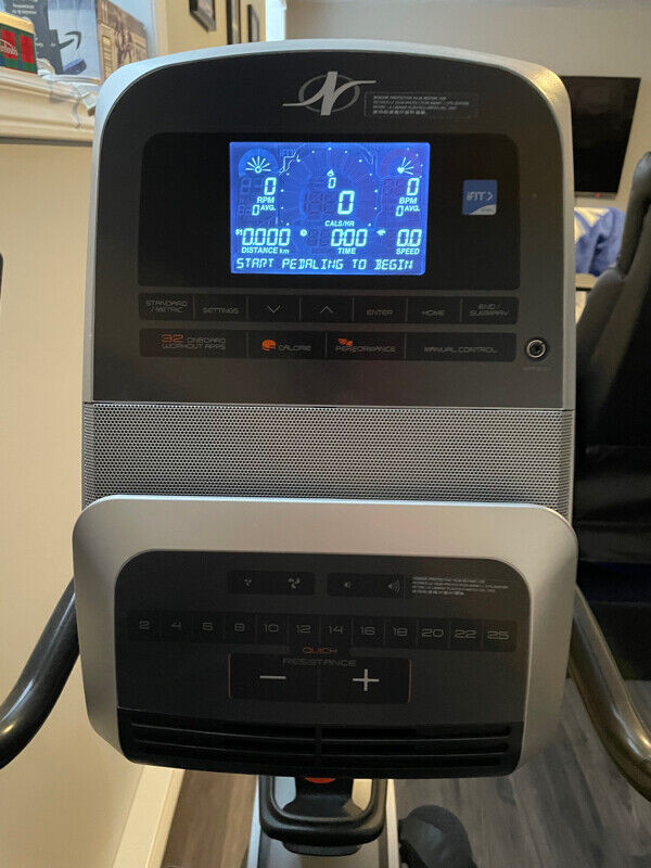 NORDIC TRACK COMMERCIAL VR 21 RECUMBENT BIKE ***LIKE NEW***  in Exercise Equipment in Moncton - Image 4