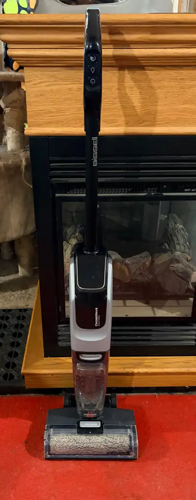 This Bissell Crosswave OmniForce is perfect for cleaning both hard floors and area rugs with its pow...